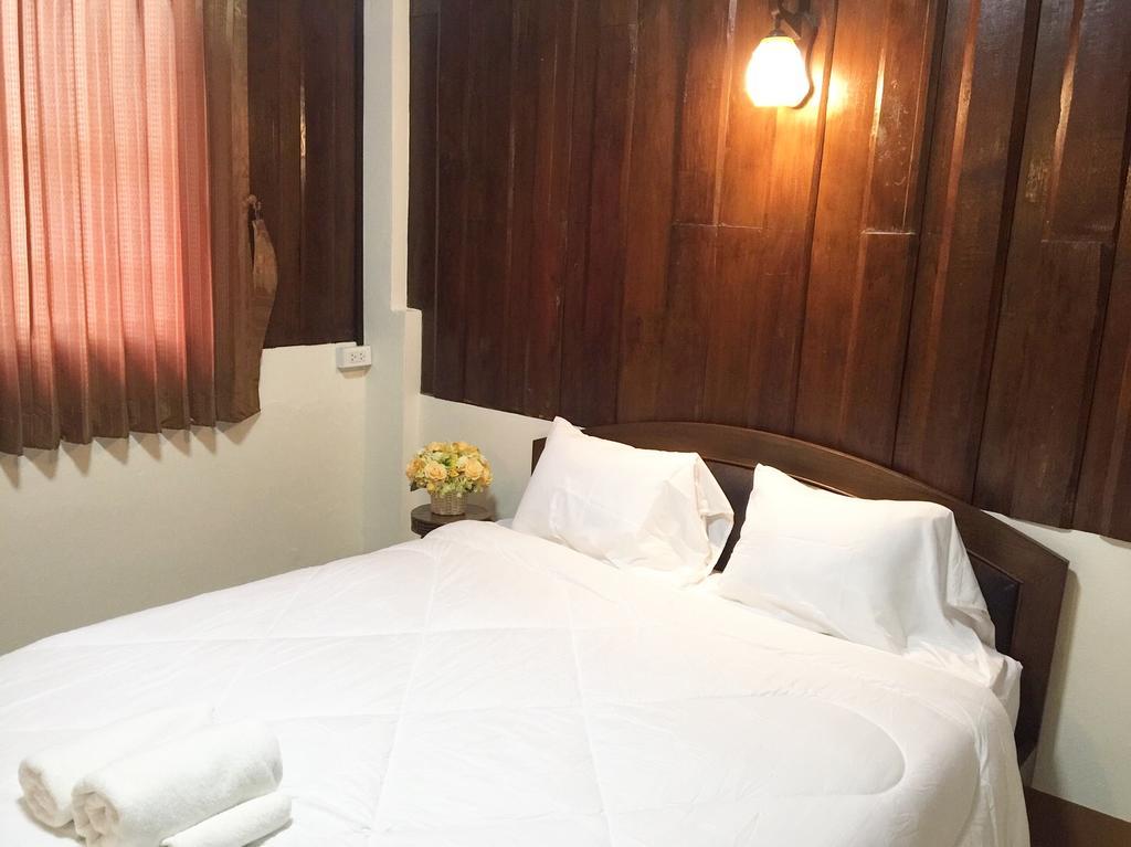 Phrasing Guesthouse Chiang Mai Exteriör bild